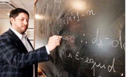 Entrevista al Decano de Facultad de Matemáticas Mario Ponce